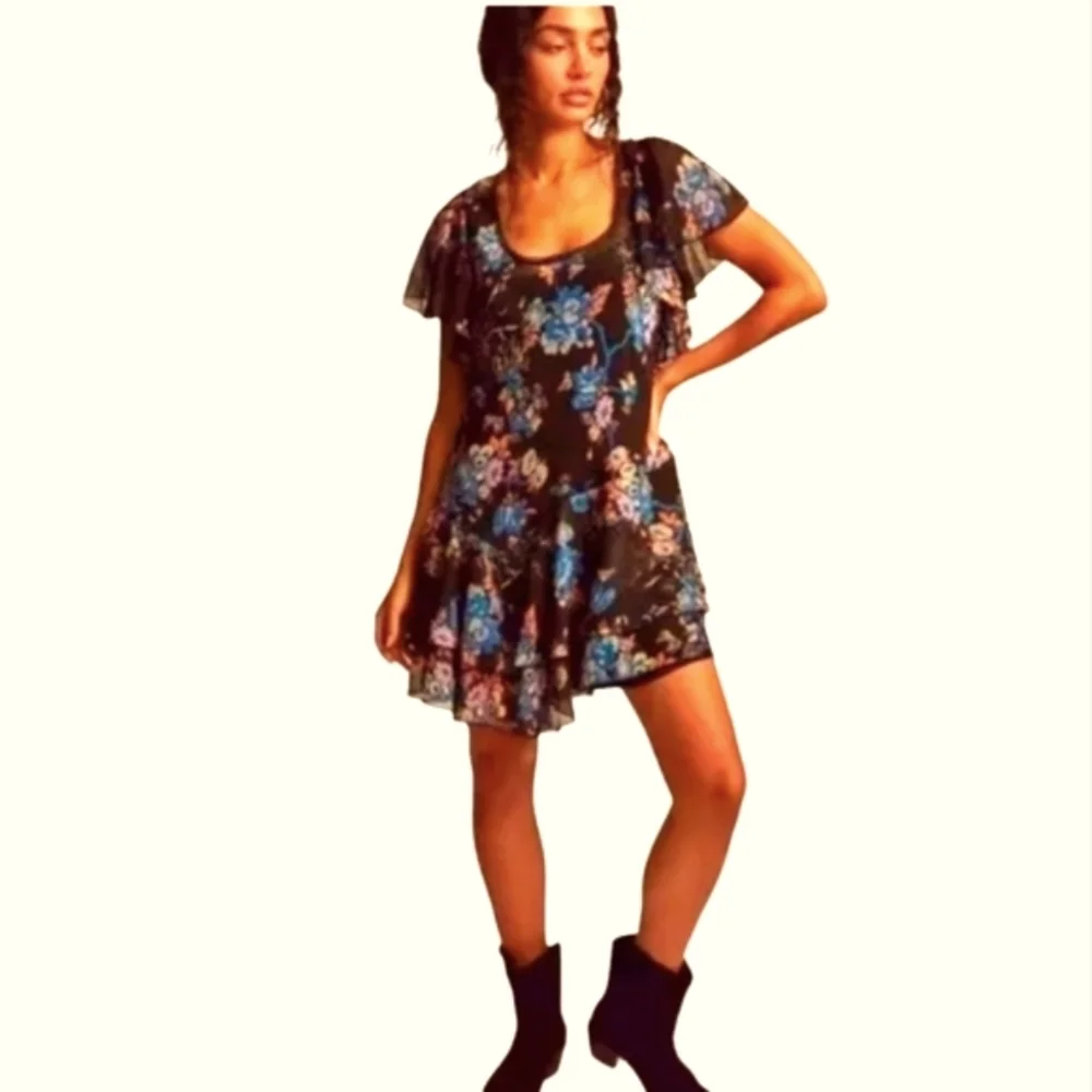 Free People Love to Love Floral Mini Dress Short Flutter Sleeves S EUC Revolve - Picture 3 of 13